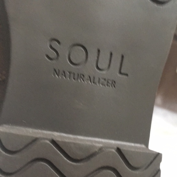 Women’s Vicky boots size 8 medium with wide calf - Picture 8 of 13